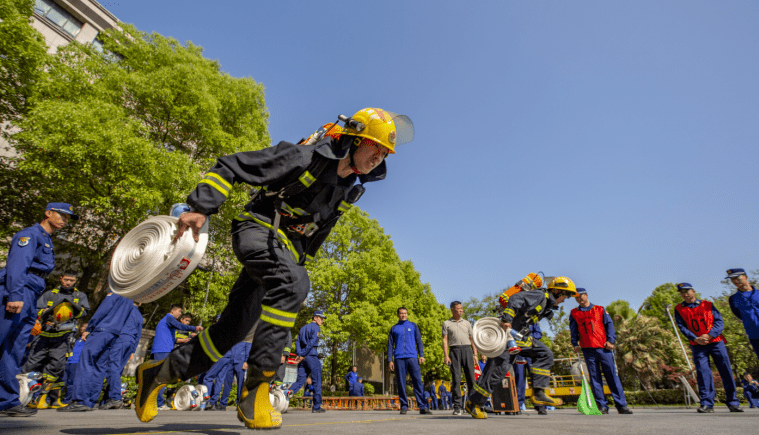 包含电竞附加赛,洞庭海豚队与雪域铁骑队读秒扳平,体能对抗拉满!二次进攻频频奏效的词条 包含电竞附加赛,洞庭海豚队与雪域铁骑队读秒扳平,体能对抗拉满!二次进攻频频奏效的词条