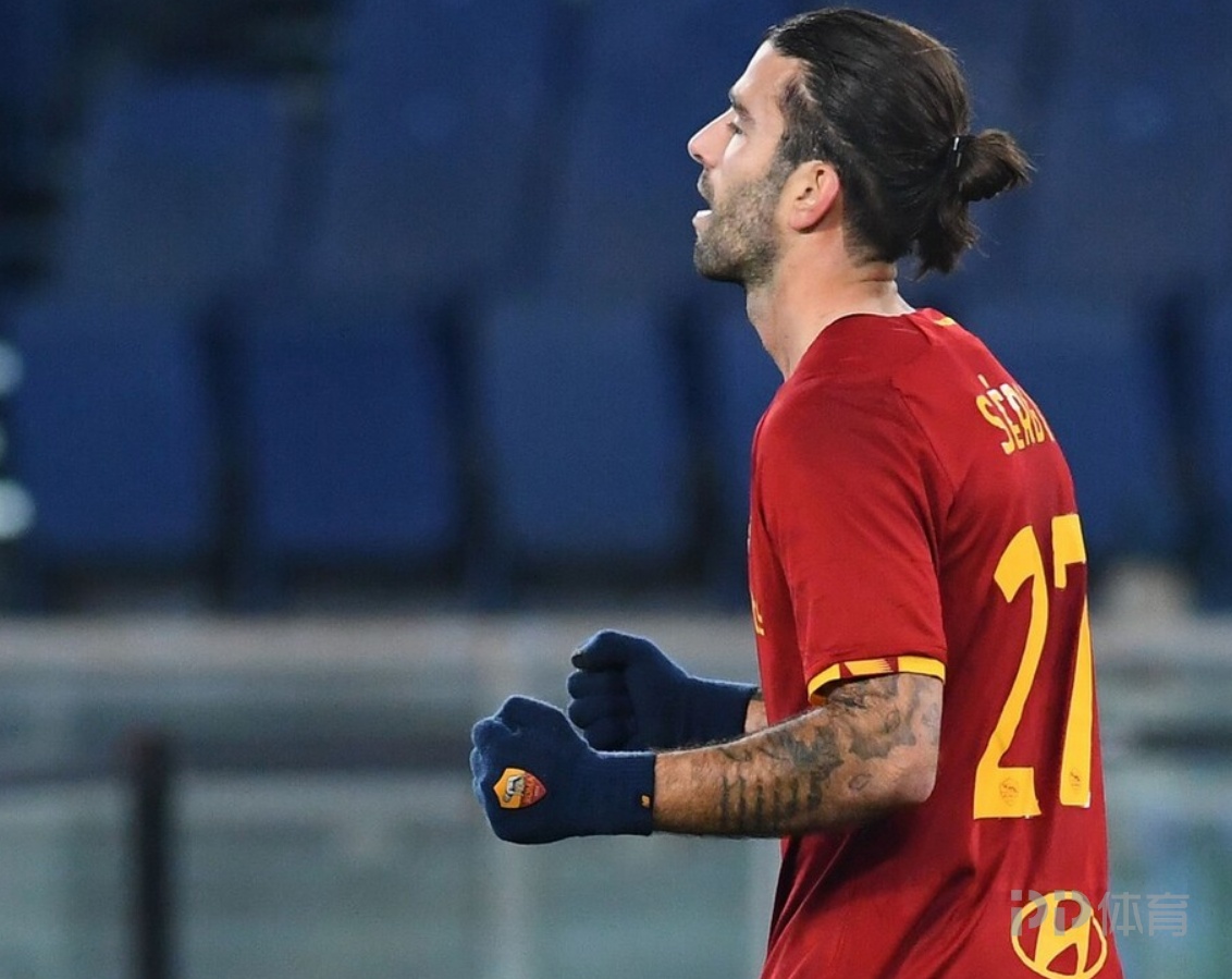  赛场健儿争雄霸 