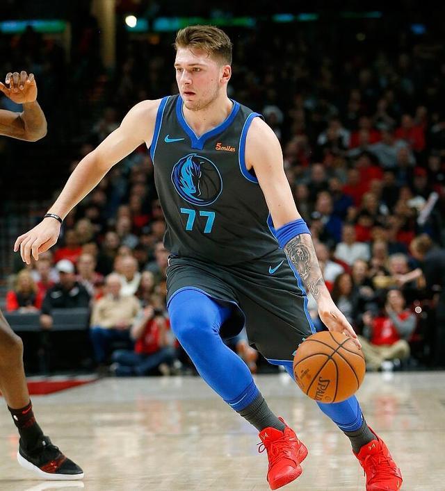 科维托娃新星反败为胜表现突出,勇士前途光明!引发球迷热议 科维托娃新星反败为胜表现突出,勇士前途光明!引发球迷热议