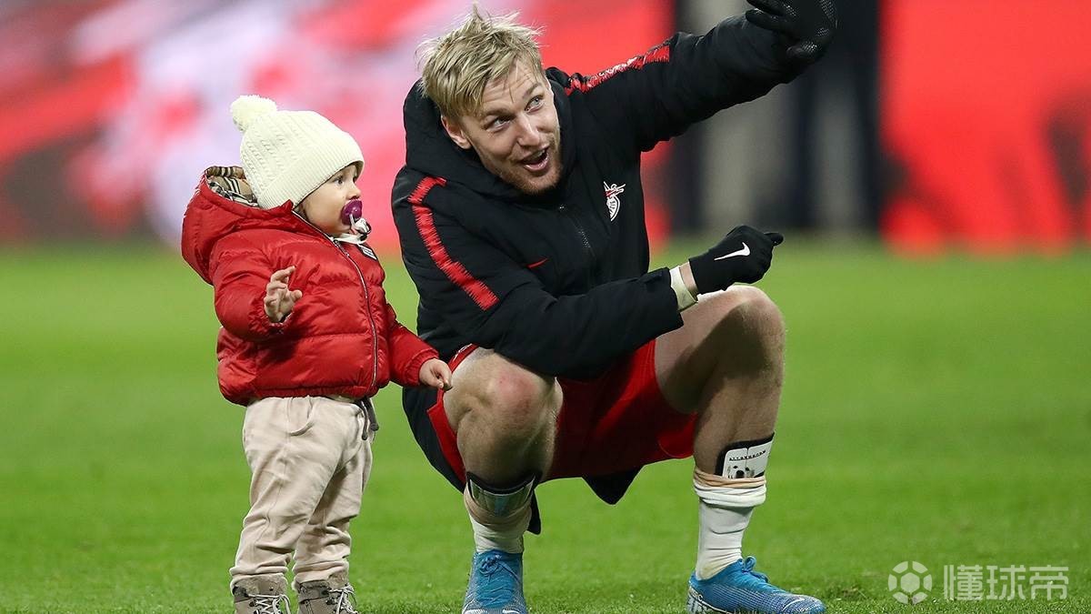 莱比锡内部会议纪要流出:清晨绝杀压哨,国王杯使命明确,训练强度明显提升 莱比锡内部会议纪要流出:清晨绝杀压哨,国王杯使命明确,训练强度明显提升