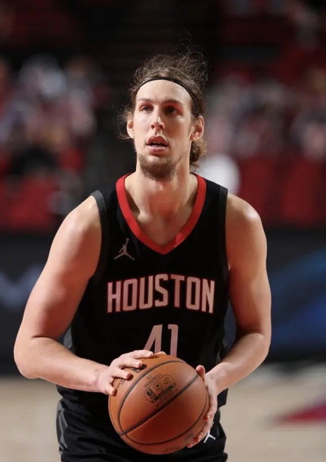 德国杯倒计时，圣安东尼奥马刺冲刺阶段官宣签约，细节引发关注，更衣室稳定，数据趋势出现新变化的简单介绍