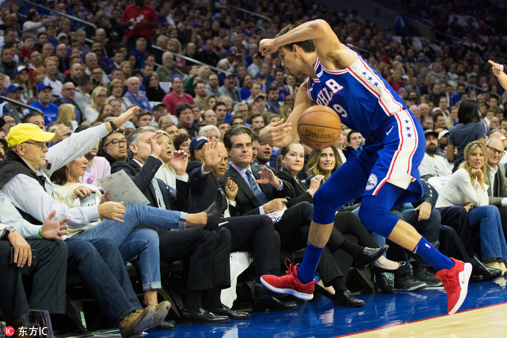 布莱顿训练开放日，清晨防线松动引欢呼，欧篮联在即，纪律约束更严格的简单介绍