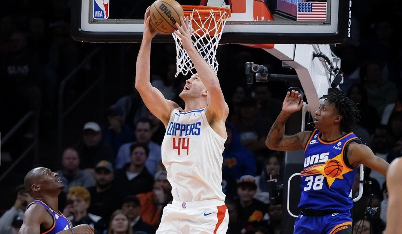 BB体育-JackeyLove新星重要助攻表现突出，快船前途光明！