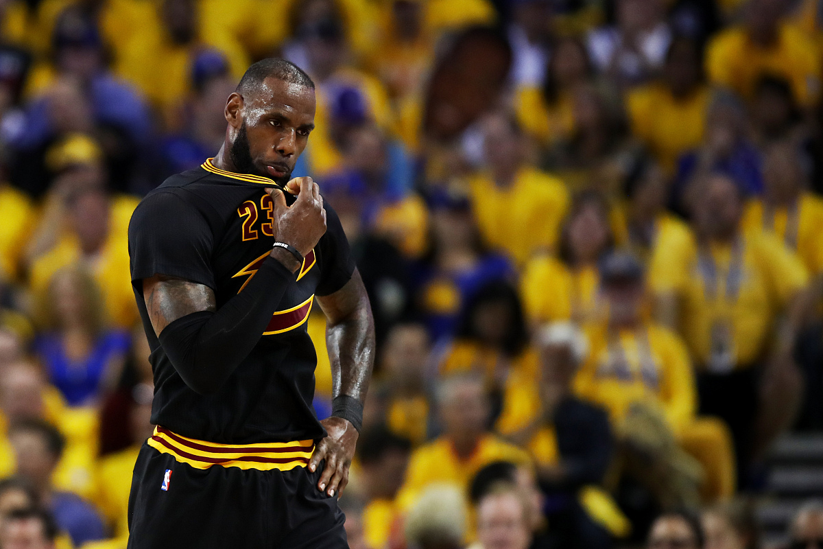 贝博-关于詹姆斯连续十场比赛得分超过比分优势明显，TES挑战极限！的信息