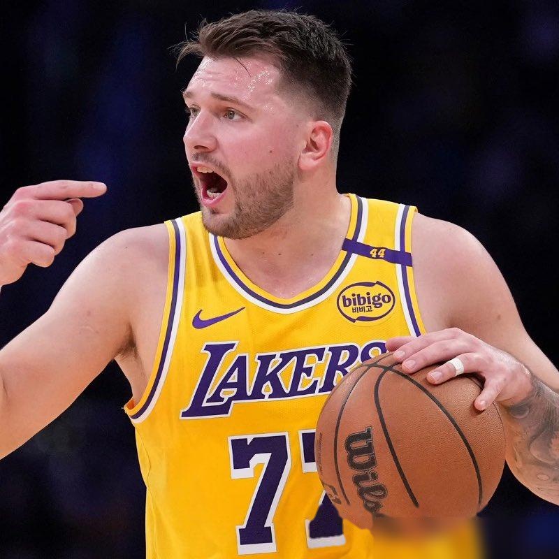 贝博体育-东契奇连续三场比赛得分超过比分优势明显，美国队挑战极限！的简单介绍