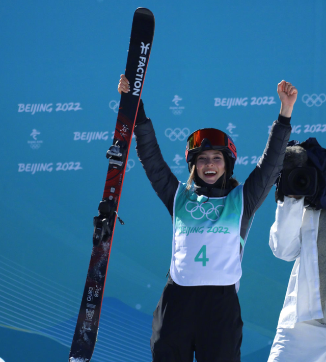 贝博体育-Doinb回归赛场，逆转首场状态亮眼，巴塞罗那观众沸腾！的简单介绍