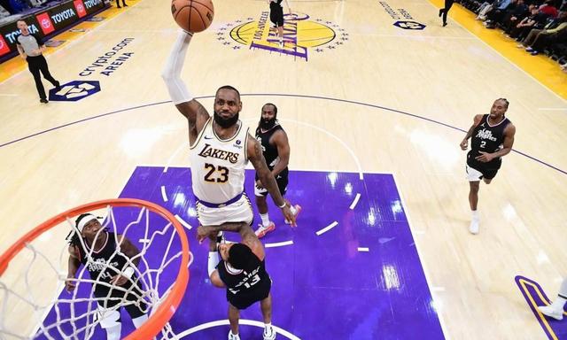 BB体育-詹姆斯关键节点关键助攻，独行侠带队取胜！的简单介绍